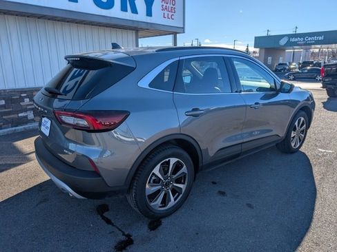 Used 2024 Ford Escape Platinum image 10