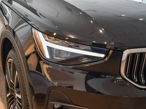 New 2025 Volvo XC40 B5 Ultra w/ Climate Package image 5