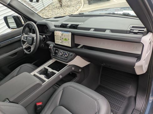 Used 2025 Land Rover Defender 110 S image 36