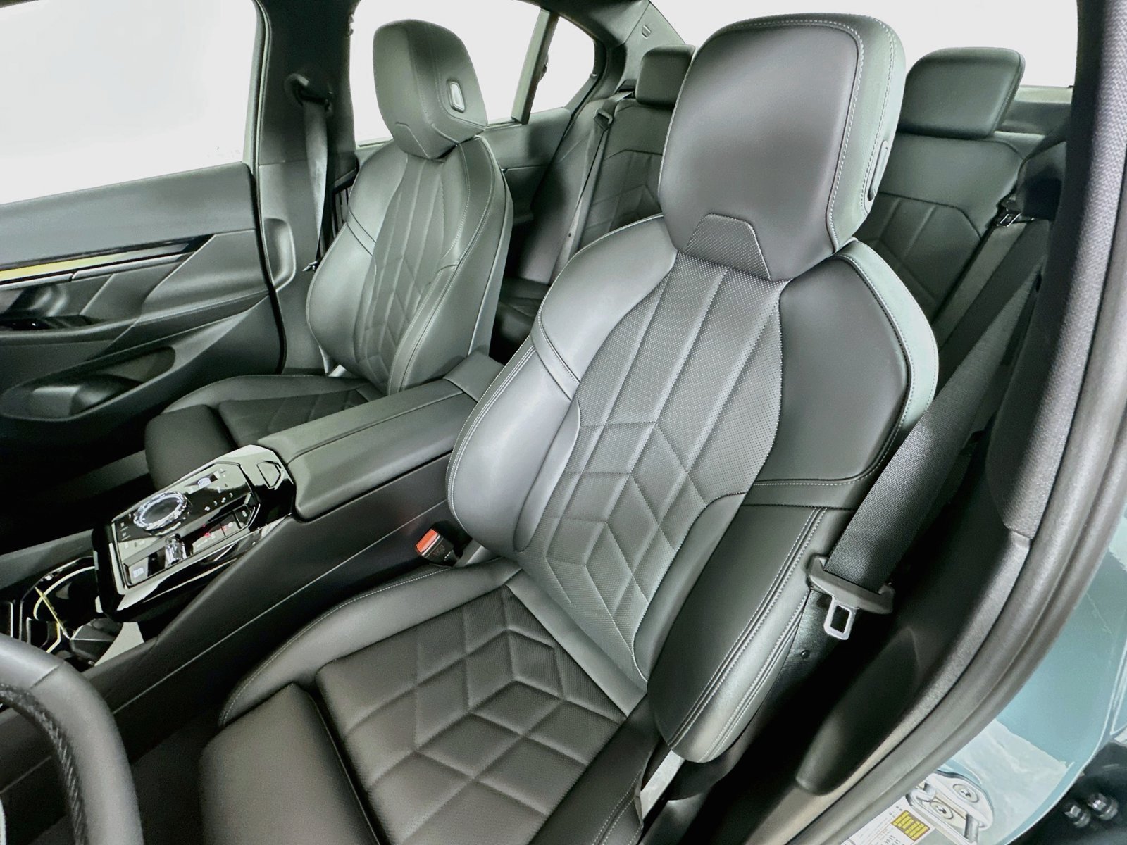 Used 2026 BMW 540i xDrive AWD/4WD image 34