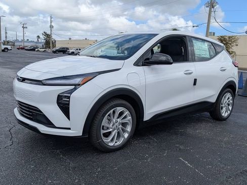 New 2027 Chevrolet Bolt LT w/ Comfort Package FWD image 3
