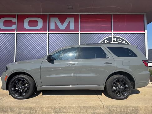 Used 2024 Dodge Durango GT w/ Blacktop Package AWD/4WD image 15