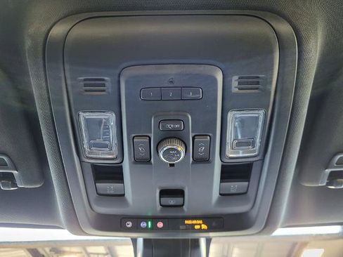 Used 2022 Chevrolet Tahoe Z71 w/ Luxury Package image 34