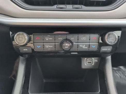 New 2026 Jeep Compass Limited image 29