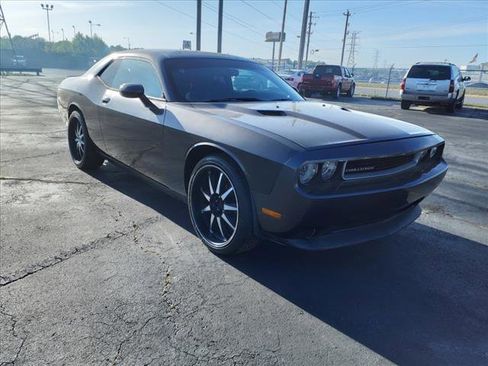 Used 2014 Dodge Challenger SXT w/ Super Sport Group (SS/T) image 6