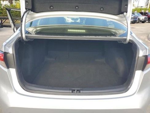 Used 2022 Toyota Corolla LE image 12
