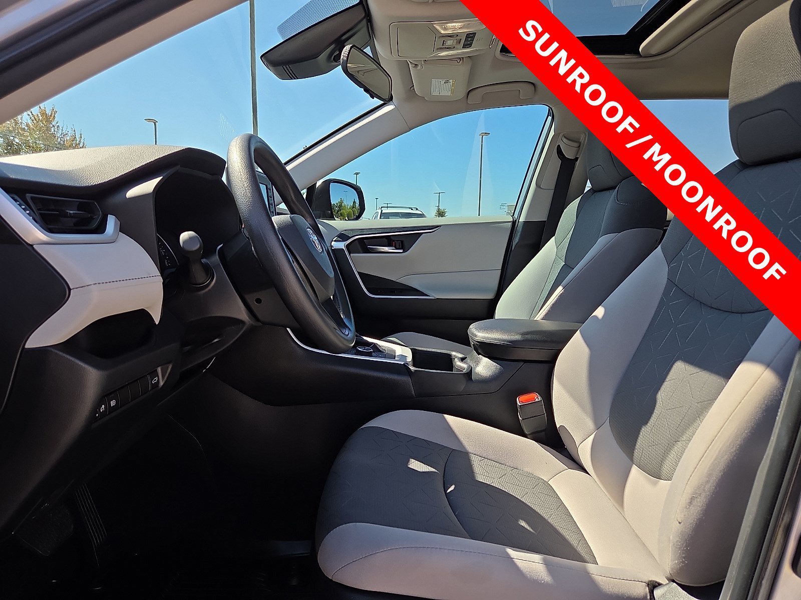 Used 2022 Toyota RAV4 XLE w/ Convenience Package AWD/4WD image 15