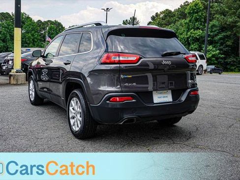 Used 2017 Jeep Cherokee Latitude w/ Cold Weather Group AWD/4WD image 13