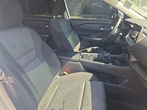 Used 2025 Nissan Rogue SV FWD image 10