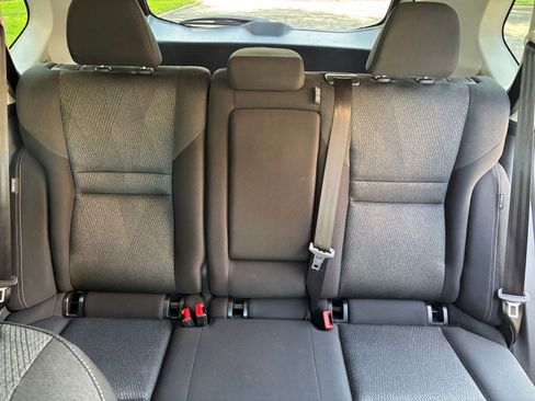 Used 2025 Nissan Rogue SV AWD/4WD image 33