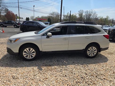 Used 2016 Subaru Outback 2.5i Premium AWD/4WD image 4