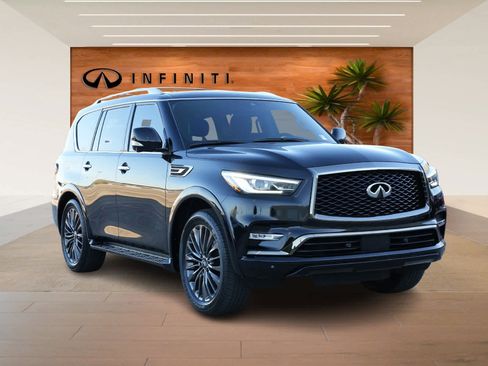 Certified 2023 INFINITI QX80 Premium Select w/ Cargo Package image 3