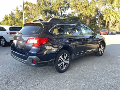 Used 2018 Subaru Outback 2.5i Limited image 3
