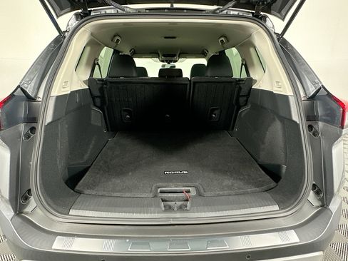 Used 2023 Nissan Rogue SV image 27