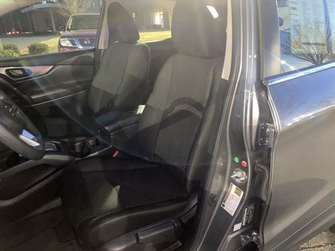 Used 2021 Nissan Rogue Sport S image 13