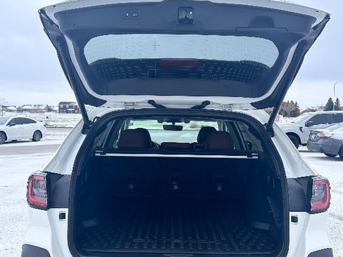 Used 2022 Subaru Outback Touring XT image 7