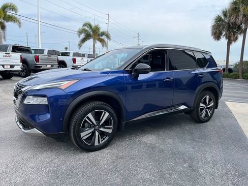 Used 2021 Nissan Rogue Platinum FWD image 5