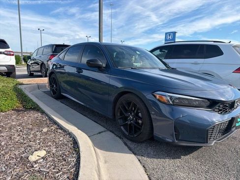 Used 2025 Honda Civic Sport image 4