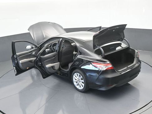 Used 2019 Toyota Camry LE image 65