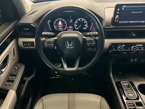 Used 2025 Honda Pilot EX-L image 14