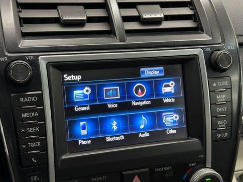 Used 2012 Toyota Camry XLE w/ Leather Pkg image 27