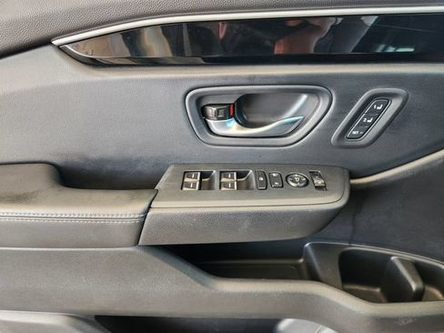 Used 2025 Honda Pilot EX-L image 24