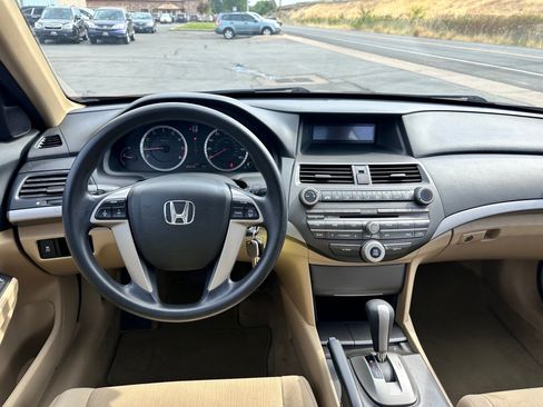 Used 2011 Honda Accord LX image 7