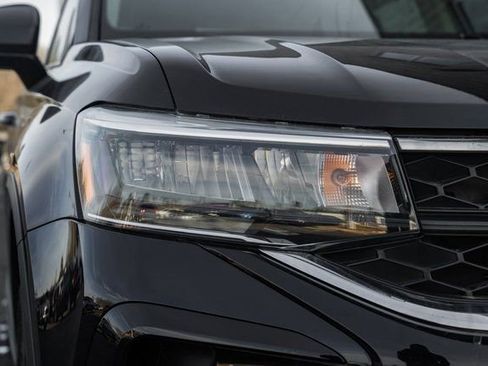 Used 2024 Volkswagen Taos S w/ MDO Package image 14