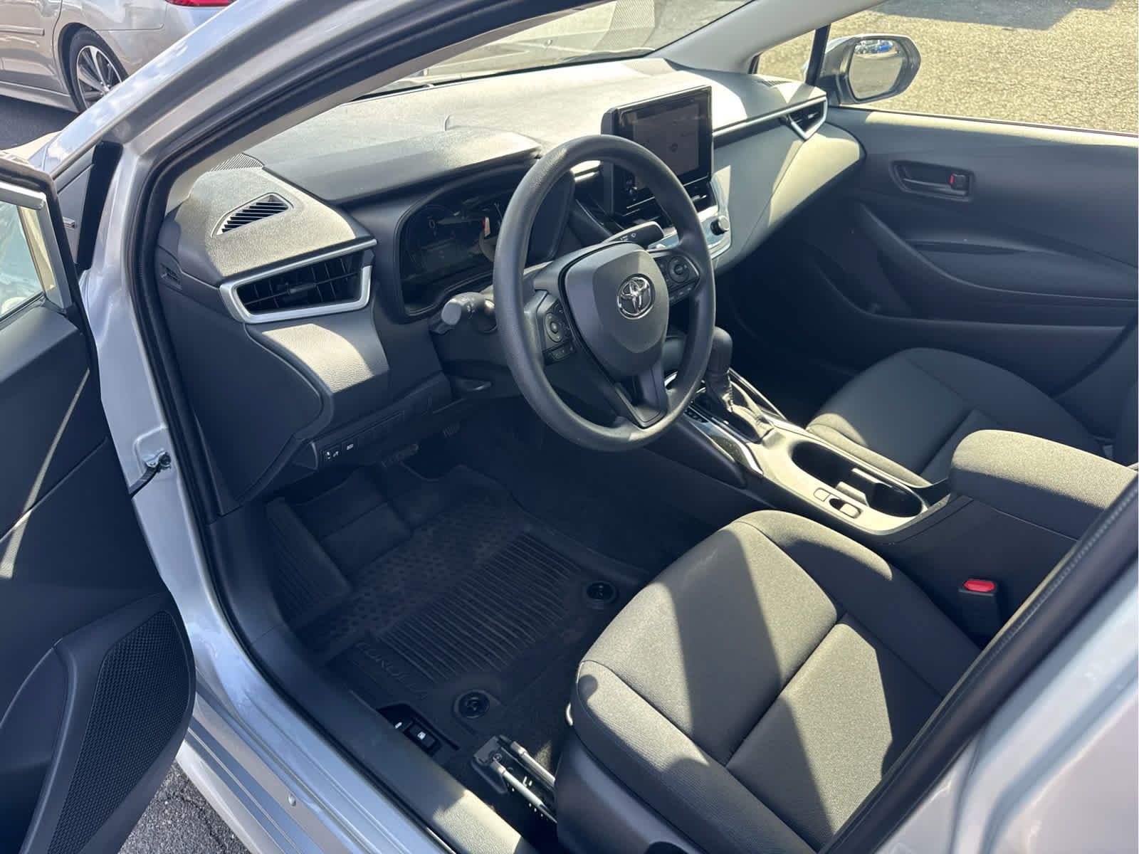 Used 2026 Toyota Corolla LE w/ LE Premium Package FWD image 10