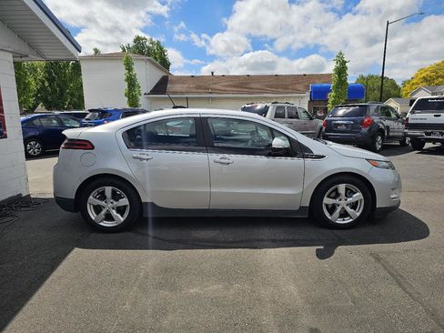 Used 2015 Chevrolet Volt w/ Enhanced Safety Package 1 FWD image 13