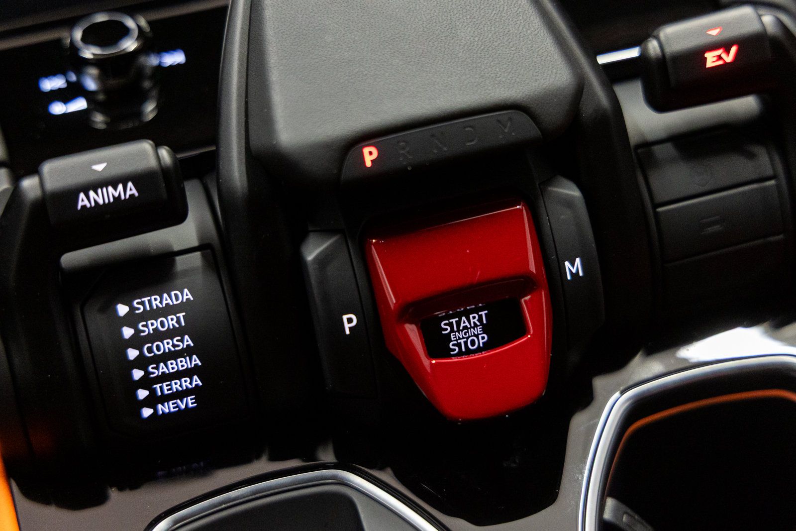 Used 2025 Lamborghini Urus S AWD/4WD image 38
