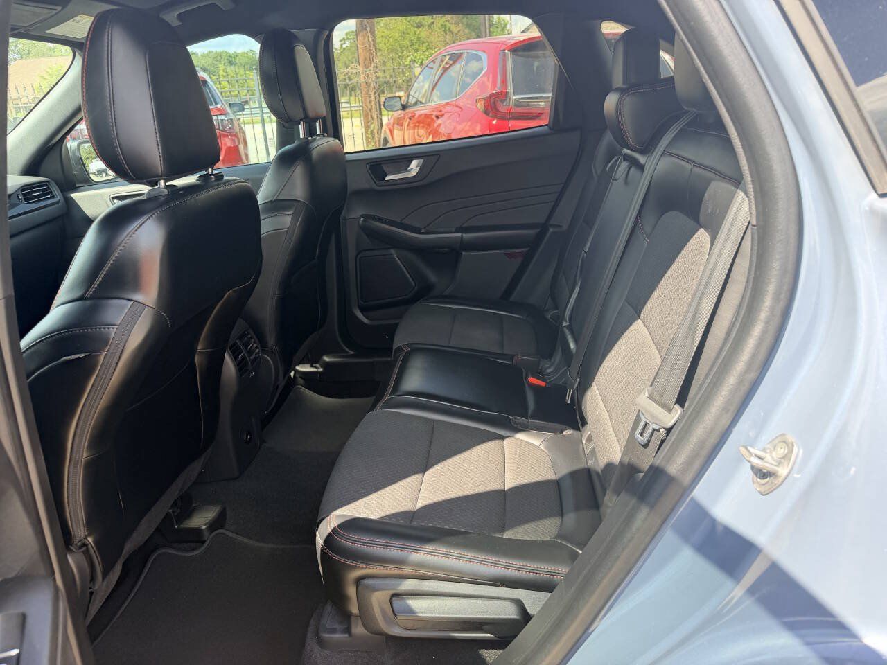 Used 2024 Ford Escape ST-Line w/ Tech Pack #1 FWD image 17