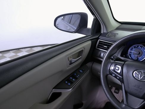 Used 2016 Toyota Camry LE FWD image 22