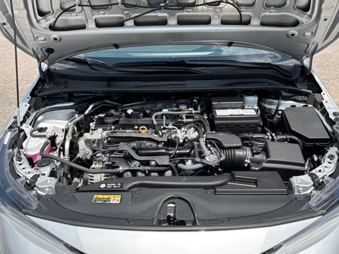 Used 2025 Toyota Corolla LE FWD image 28