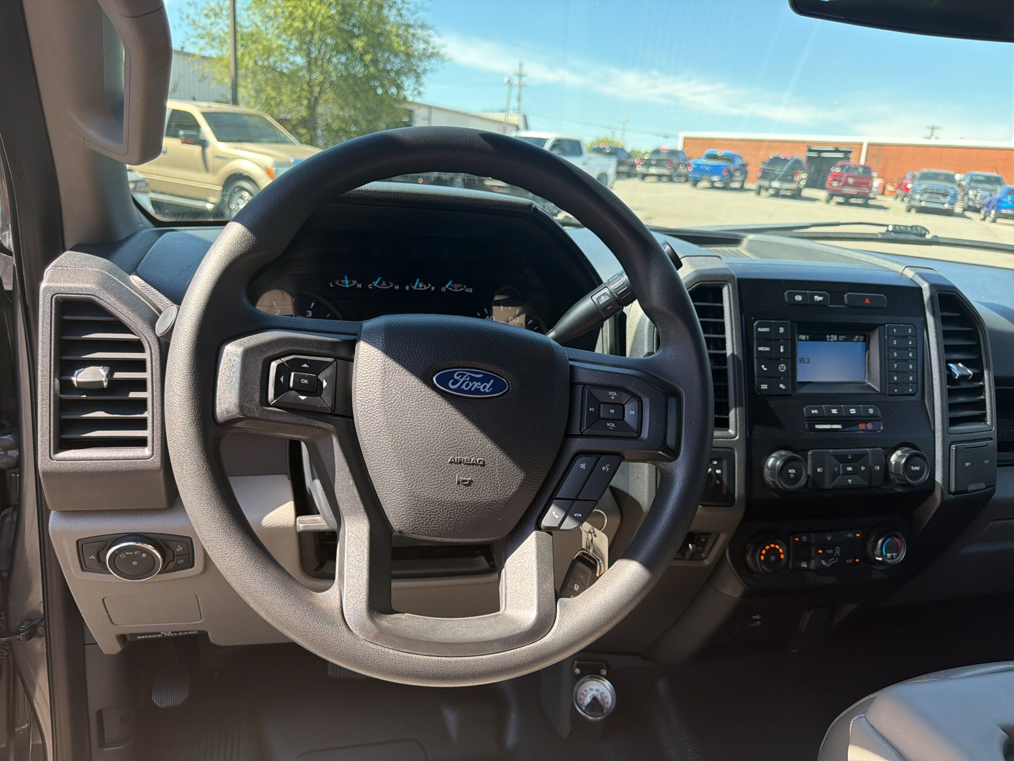 Used 2022 Ford F250 XL w/ Power Equipment Group AWD/4WD image 11