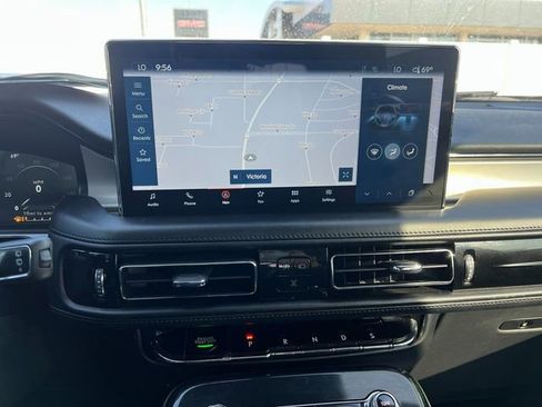 Used 2023 Lincoln Nautilus FWD w/ Premium Package image 33