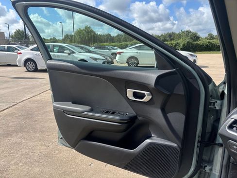 Used 2025 Kia K4 FWD image 18