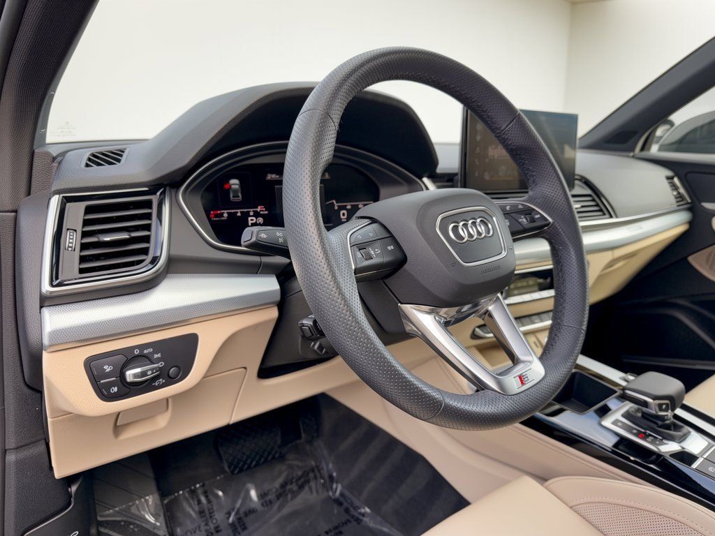 Used 2024 Audi Q5 2.0T Premium Plus w/ Premium Plus Package AWD/4WD image 4