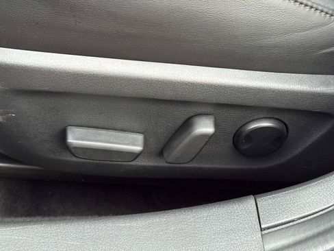 Certified 2025 MAZDA MAZDA3 s image 17