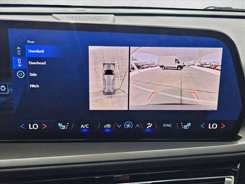 Used 2025 Chevrolet Traverse LT w/ Enhanced Driving Package AWD/4WD image 12