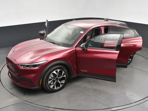 Used 2025 Ford Mustang Mach-E Select w/ Comfort Package Lite image 32