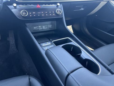 Certified 2025 Hyundai Sonata Limited image 18