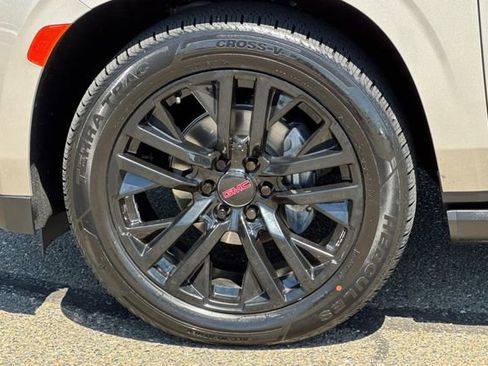 Used 2021 GMC Yukon Denali w/ Denali Ultimate Package AWD/4WD image 48