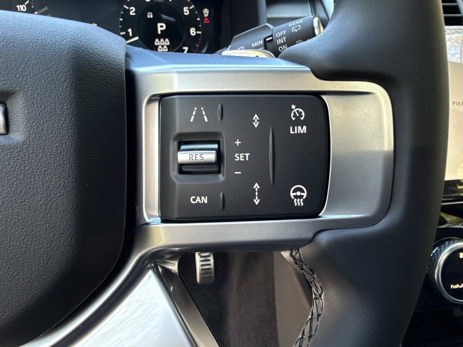 Certified 2026 Land Rover Discovery Limited Edition AWD/4WD image 31