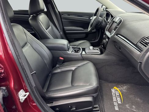 Used 2023 Chrysler 300 Touring L w/ Popular Equipment Group RWD image 22