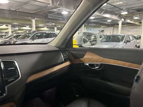 Certified 2024 Volvo XC90 B6 Plus w/ Protection Package Premier image 26