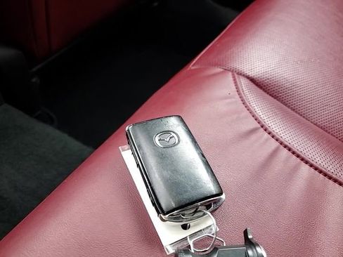 Used 2024 MAZDA MAZDA3 s image 29