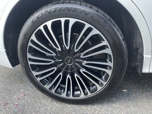 Used 2023 Lincoln Aviator Black Label w/ Class IV Trailer Tow Package AWD/4WD image 7