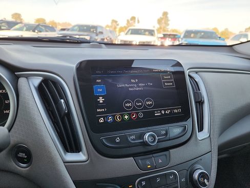 Used 2024 Chevrolet Malibu LT image 19