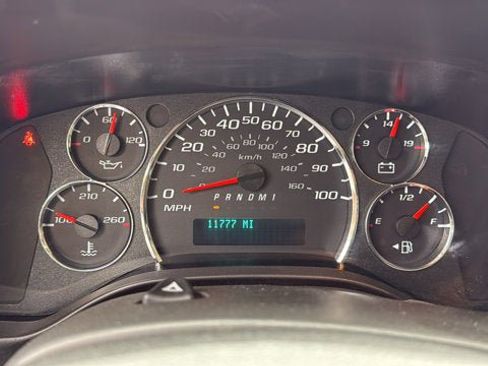 Used 2024 Chevrolet Express 2500 w/ Driver Convenience Package RWD image 16